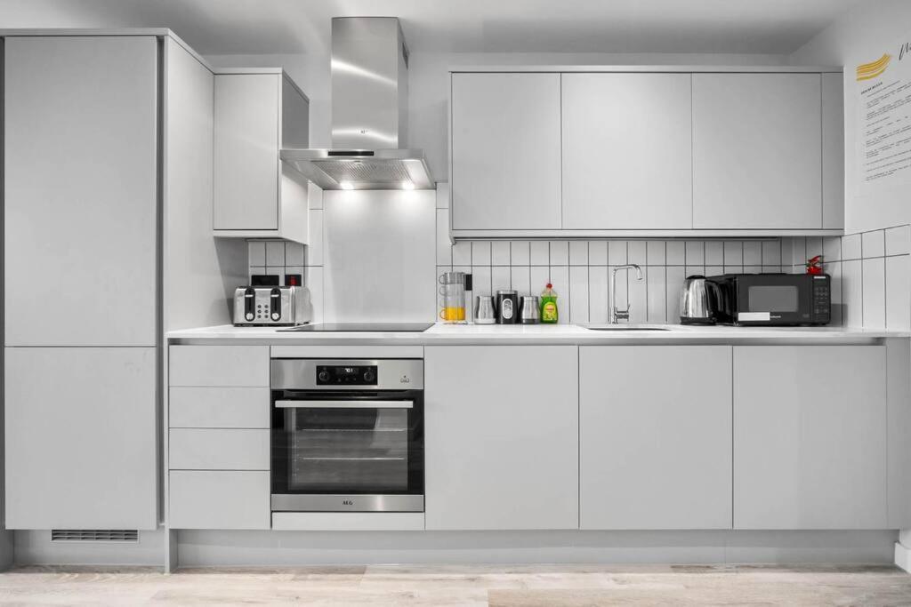 Stylish 2 Bedroom Close To Everything * Birmingham