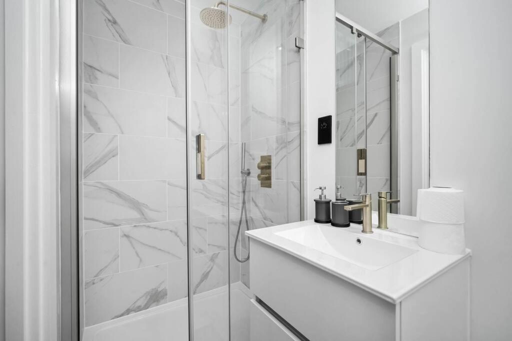 Stylish 2 Bedroom Close To Everything Appartement *
