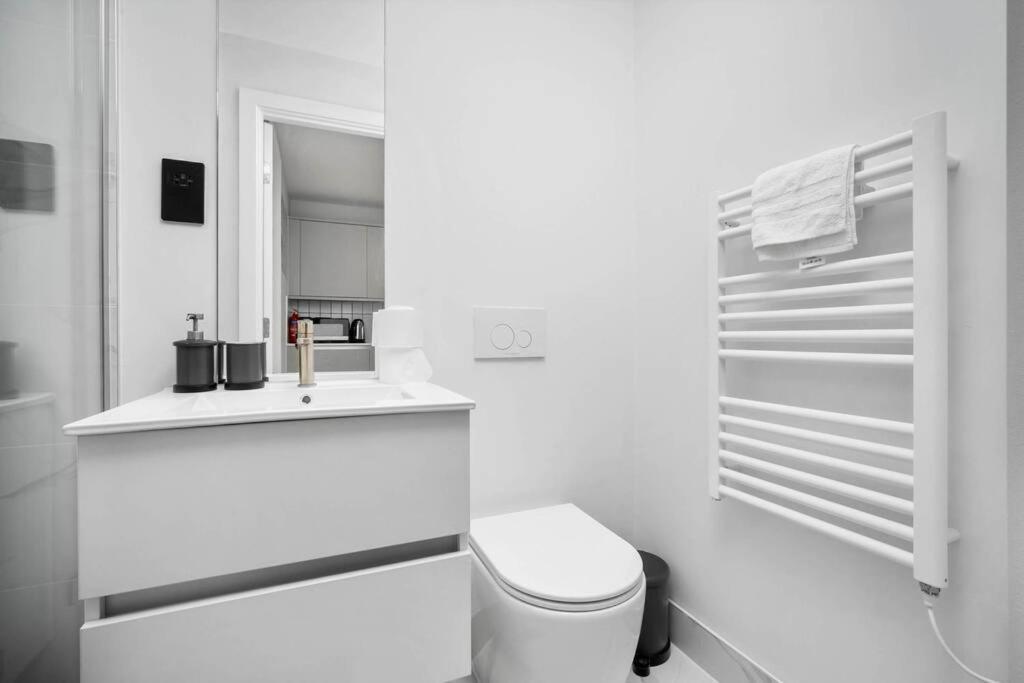 Stylish 2 Bedroom Close To Everything * Birmingham