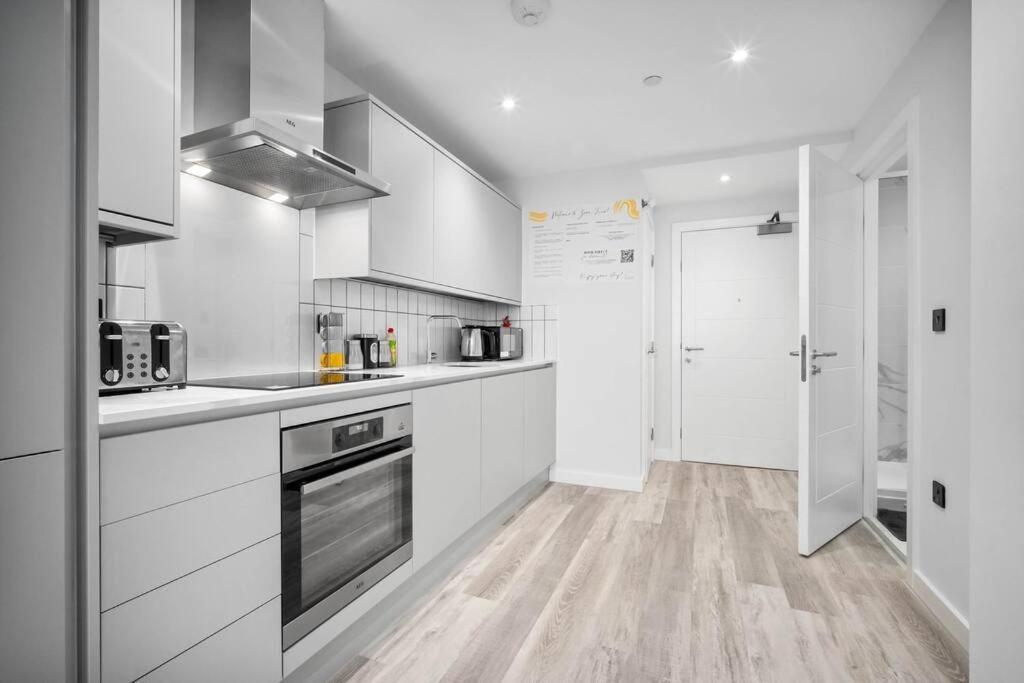 Stylish 2 Bedroom Close To Everything Birmingham